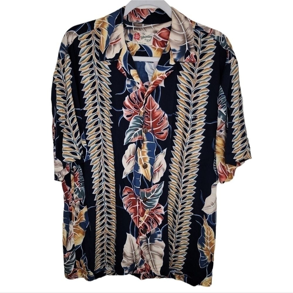 Hilo Hattie the Orginial rayon Hawaiian button up shirt large